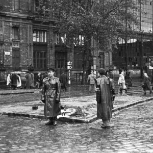 Budapest, VI. Teréz (Lenin) körút, Nyugati Pályaudva- 1956 (Forrás: Fortepan/ Nagy Gyula)