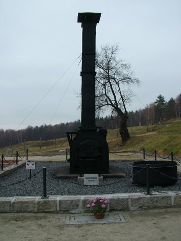 Az 1943-ban épített új krematórium maradványai (2011)