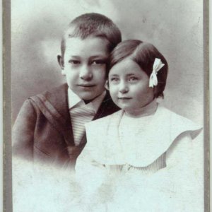 Gál Béla és Gál Jolán gyermekkori képe