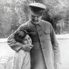 Sztálin és Szvetlána. Lánya esküvőjére el sem ment, mert zsidó férjet választott